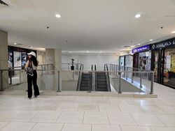 Lucky Plaza (D9), Shop House #595009351